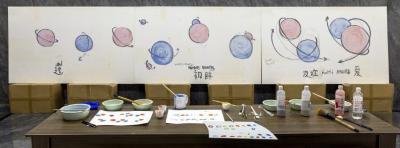 Atelier de Jingdezhen lors de la réalisation de "L'amitié" fresque céramique installée à la station de  métro Lujiazui , Shanghaï